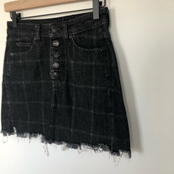 American Eagle Black Denim Skirt - Picture 4 of 7